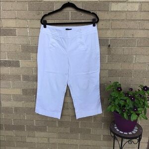 NY & Company Capri’s